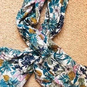 🔥3/$25 NWOT Tropical Print Summer Scarf
